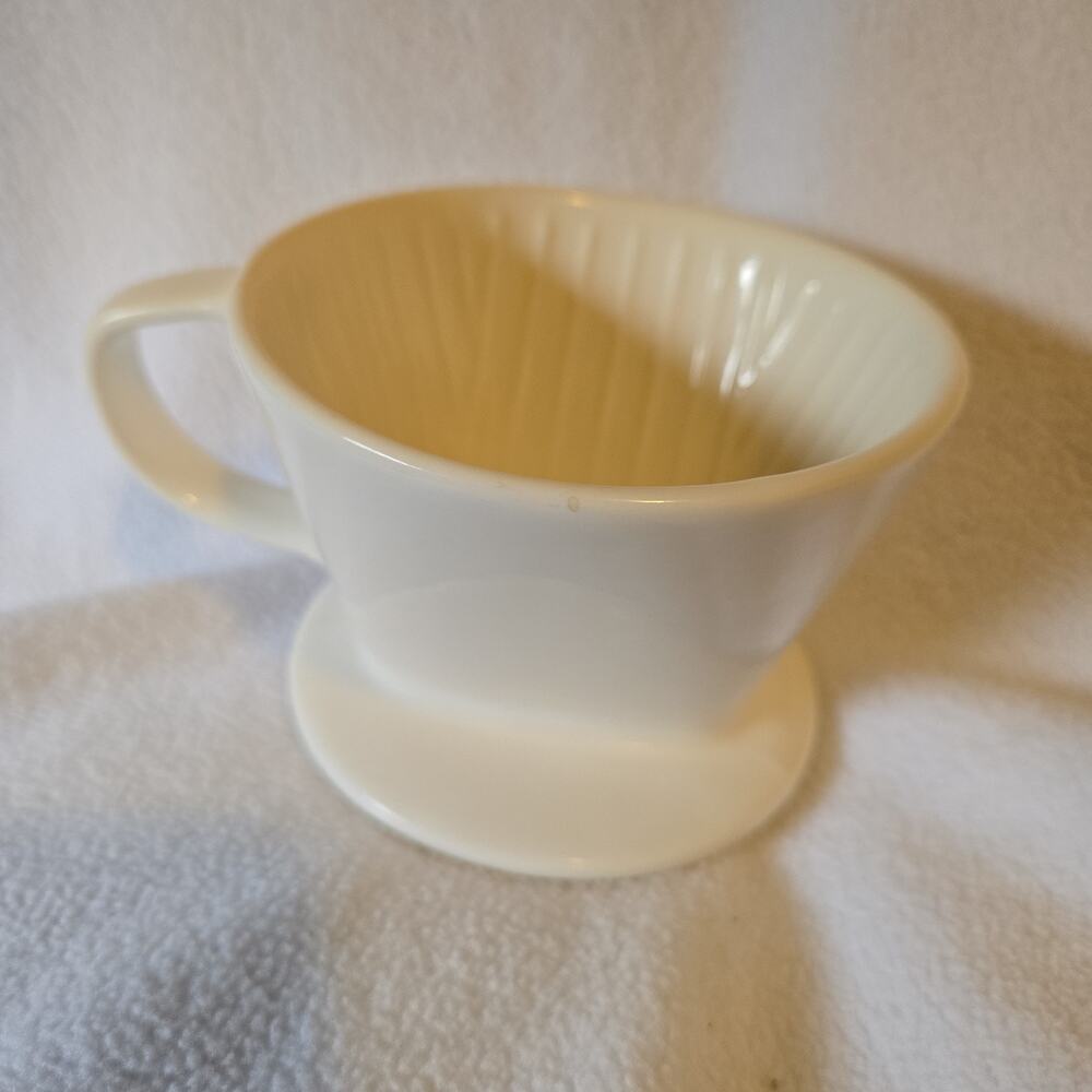 Starbucks Coffee Pour Over Drip Brewer, White Ceramic, Uses #4 Cone
